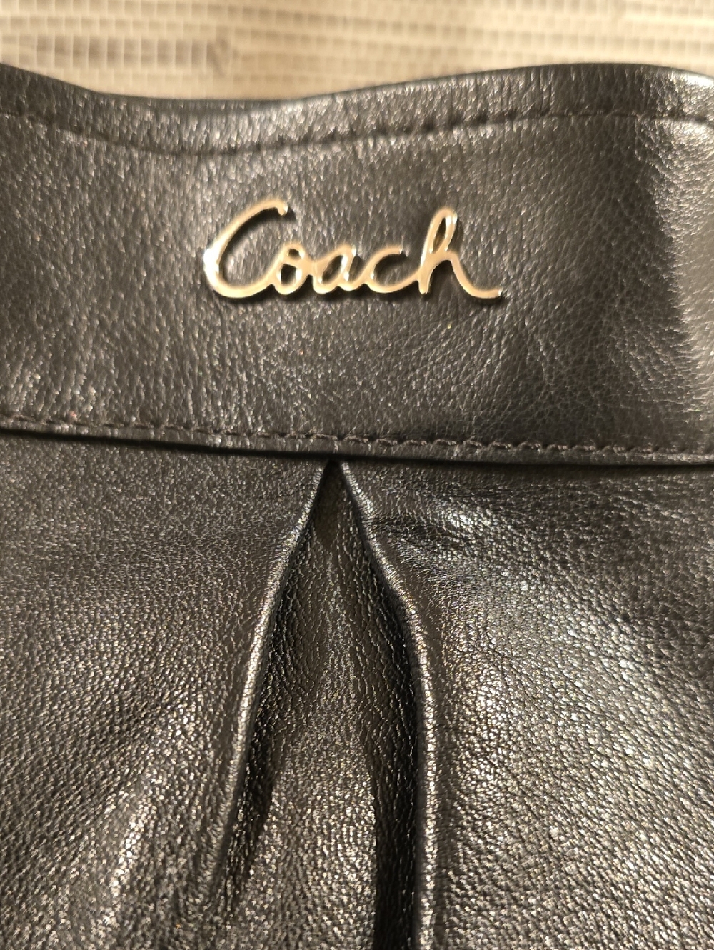 Coach Vintage Black Leather Shoulder Bag with Gold-Tone Rings - Picture 2 of 8